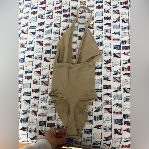 Skims bodysuit - Picture 2 of 4